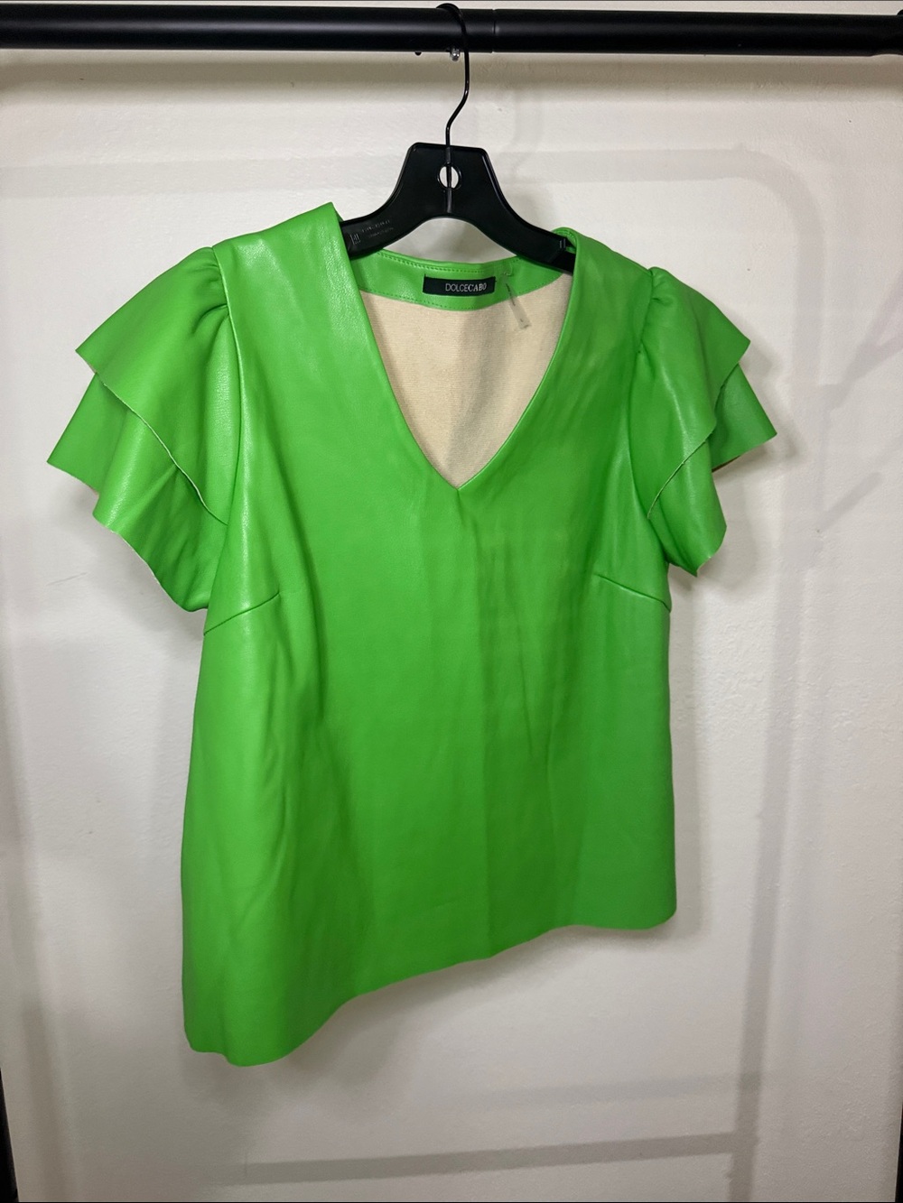 Dolce Cabo Vibrant Green V-Neck Top with Layered Short Sleeves 💚